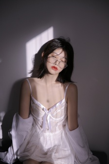 女教师遭网课入侵视频大全播放